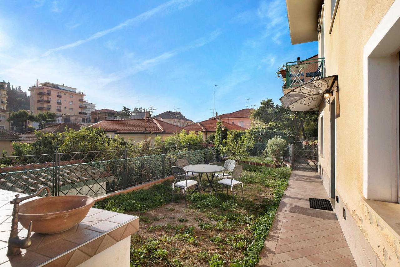 Santa Lucia Vila Imperia Exterior foto
